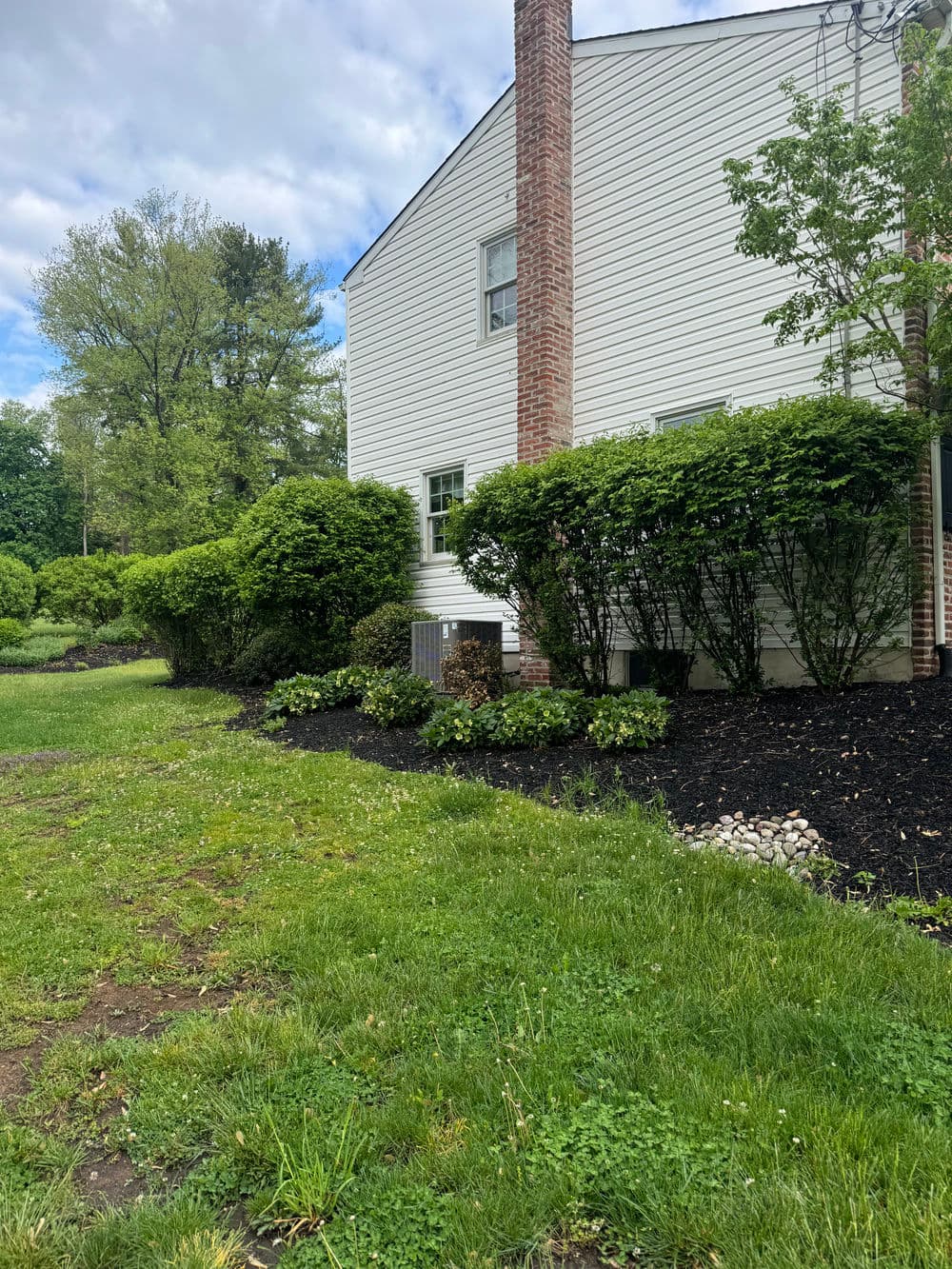 Gallery photos for Spring Clean Up and Fresh Mulch in Doylestown PA: Image #7