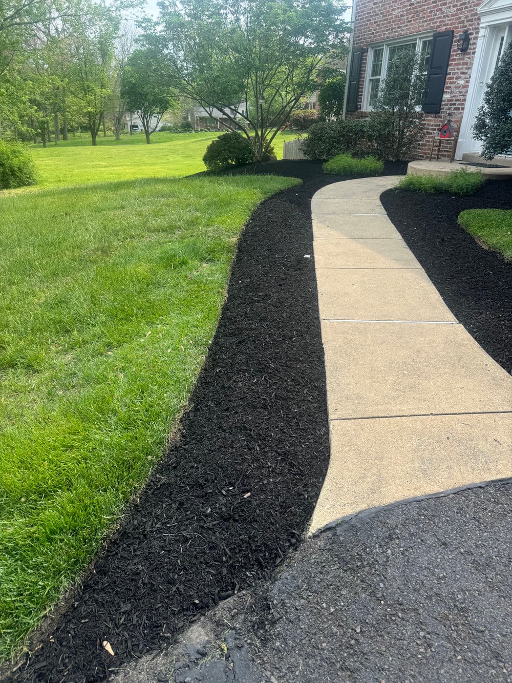 Gallery photos for Spring Clean Up and Fresh Mulch in Doylestown PA: Image #6